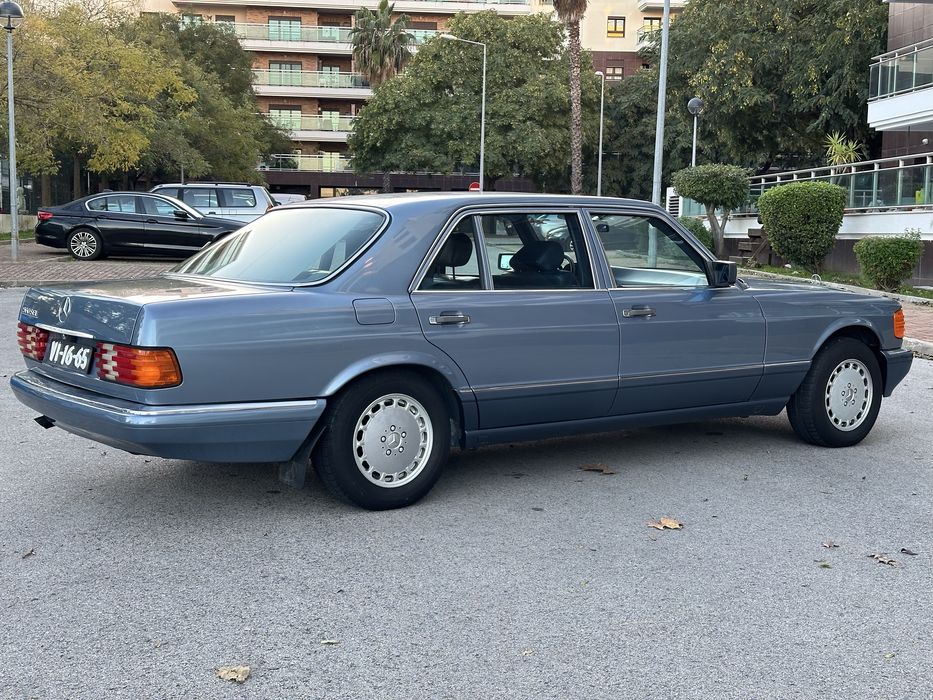 Mercedes Benz 560 SEL