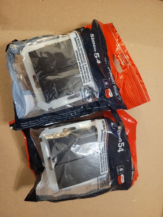 Łącznik schodowy podw. (bez piktogr.)Czarny mat-DW6/2.01/X/49 Simon54