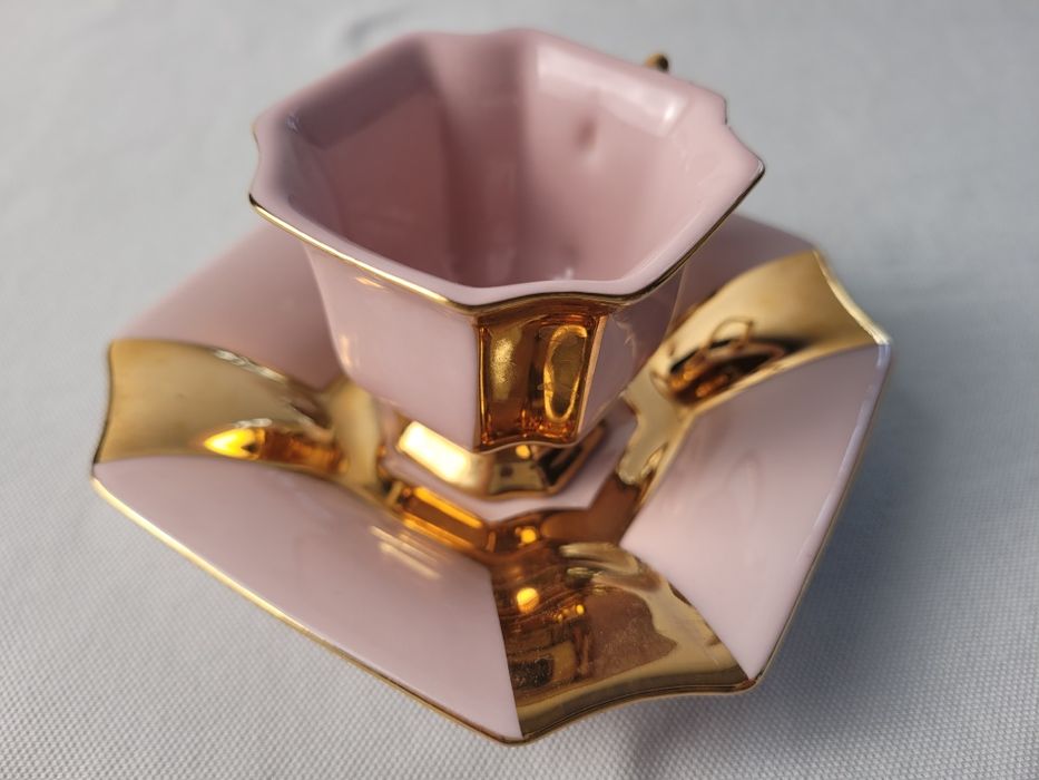 Filizanka do mokki różowa porcelana Czechosłowacja lata 70 wytw