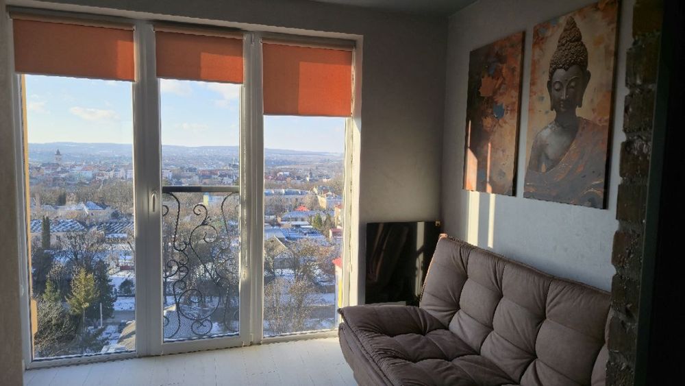 Пентхаус в центрі міста/світло завжди