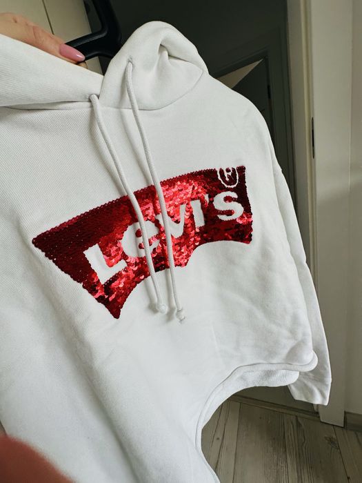 Bluza Levi’s biała z kapturem czerwone cekiny rozm.S