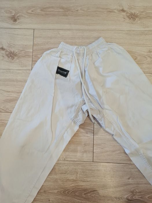 Strój karate dziecięcy  rozmiar 140  komplet