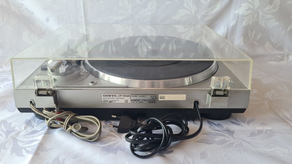 Gira Discos ONKYO CP 1022A