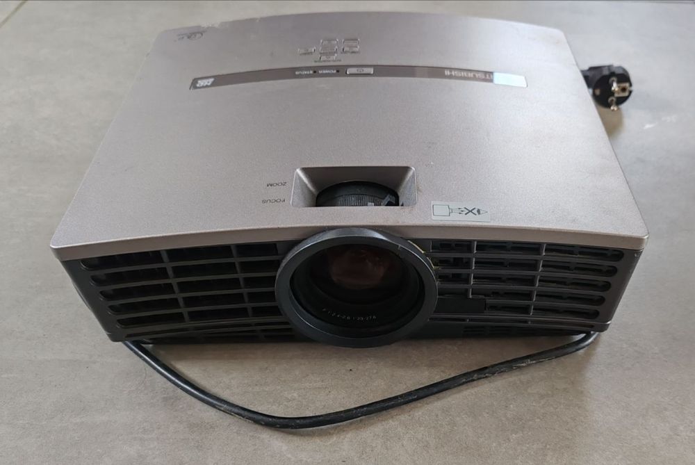 Projektor Mitsubishi HD 4000 bardzo żywe kolory