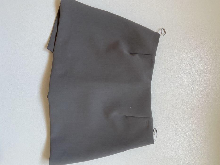 Saia calção em cinzento