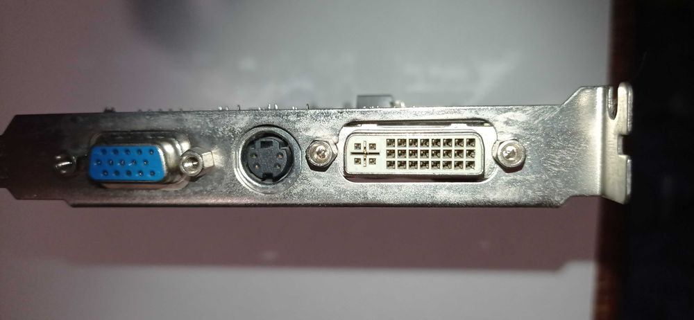 Відеокарта Inno3D FX5200-8X W/128mb CRT DVI TV AGP