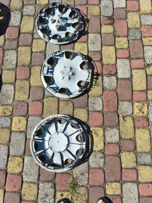 Sprzedam 5szt oryginalnych 15" calowych kołpaków samochodowych