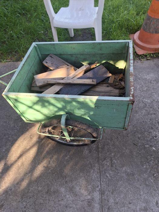 Wozek ogrodowy zielony