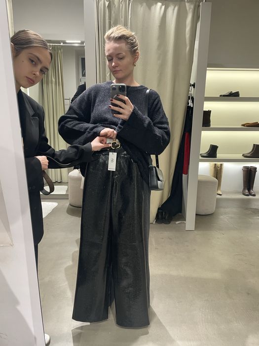 Пухнастий чорний светр coosh os