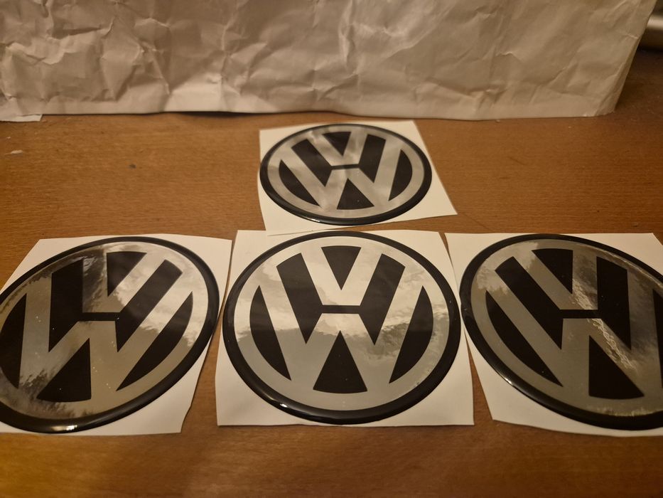 naklejki na  alu felgi  i kołpaki do Vw 8.9cm średnicy