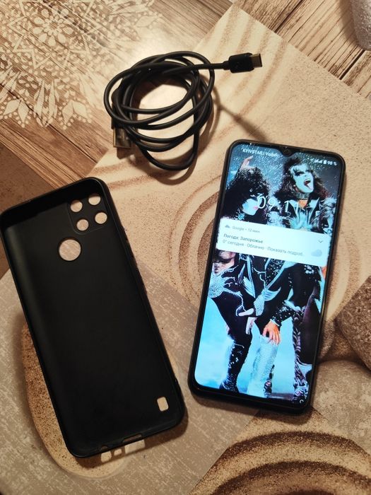 Продам телефон Realme C21- Yв рабочем состоянии