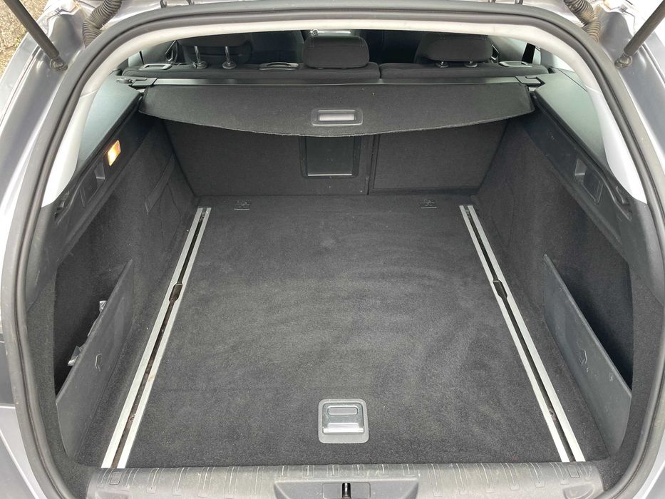 Peugeot 308 SW 1.2i - Distribuição trocada! - Impecável