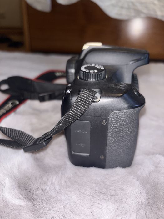 Canon EOS 4000D como nova