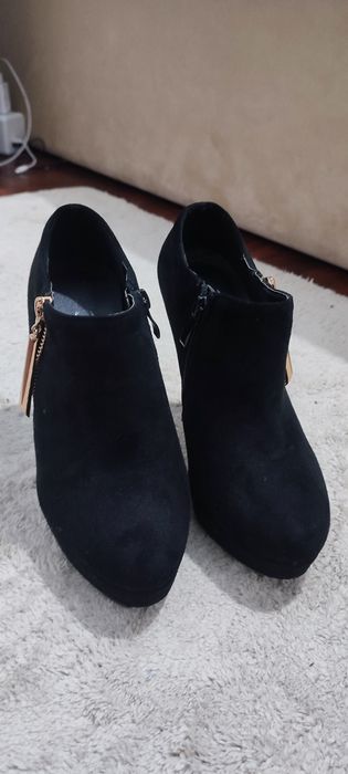 Botim salto alto preto