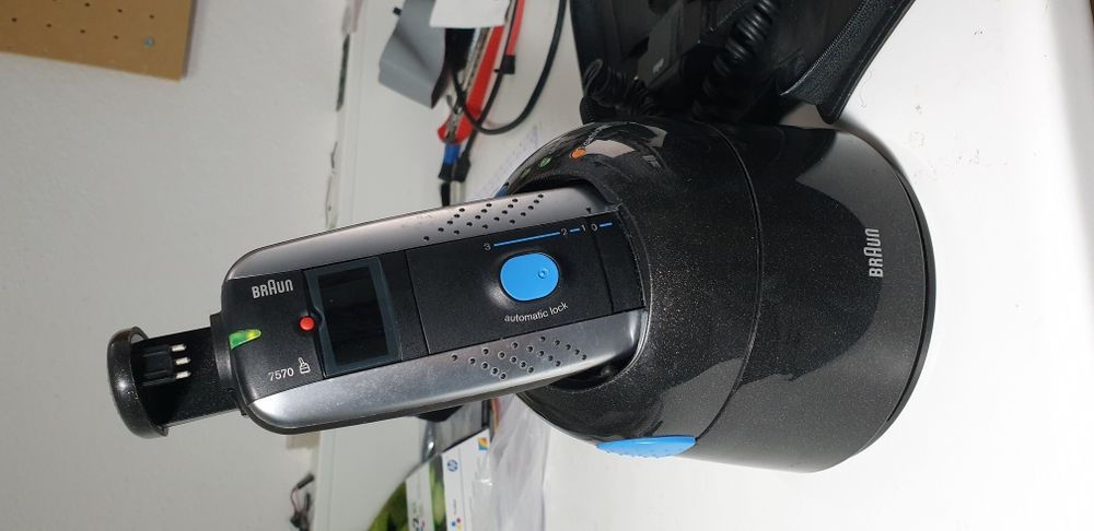 Maquina Braun 5491 com estação de limpeza (avariada, ler a descrição)