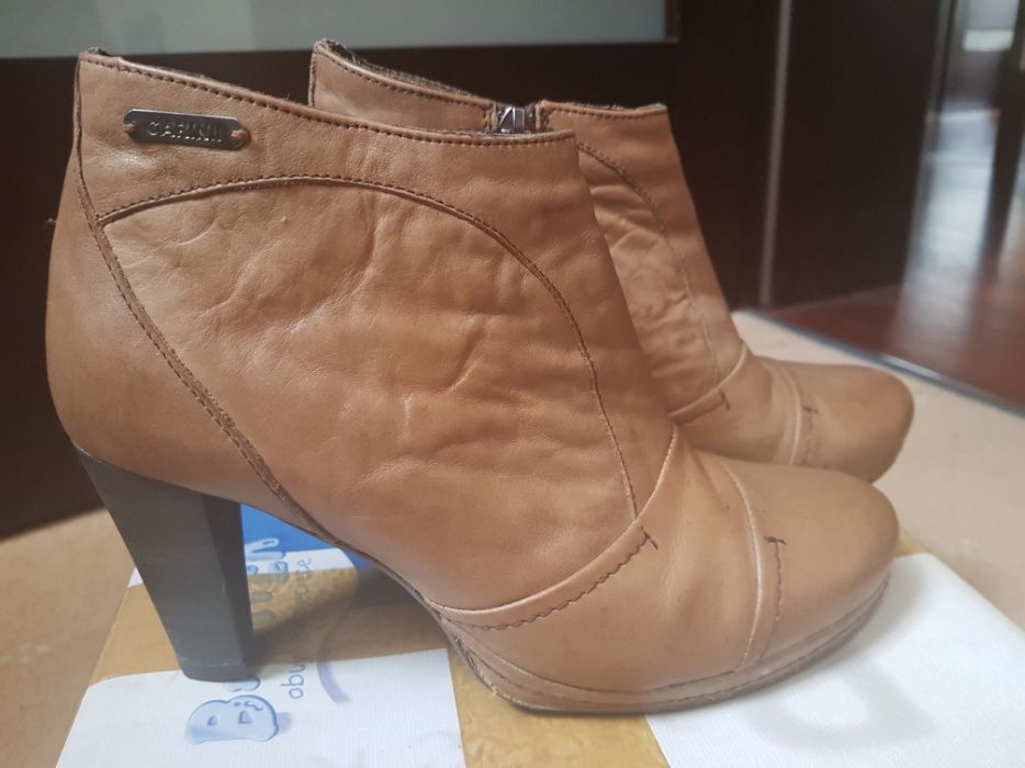 Skórzane beżowe botki buty CARINII roz. 39 ocieplane jak Nowe