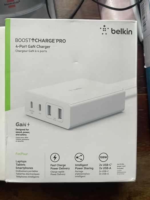 Зарядний пристрій мережевий Belkin