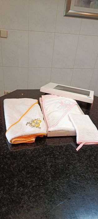 Lindo conjunto de toalhas de banho para bébé, rosa e branca