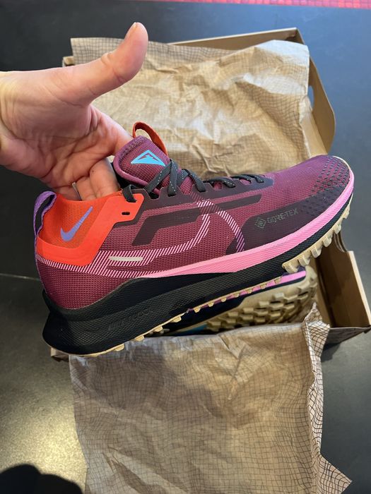 Продам кросівки nike goretex trail