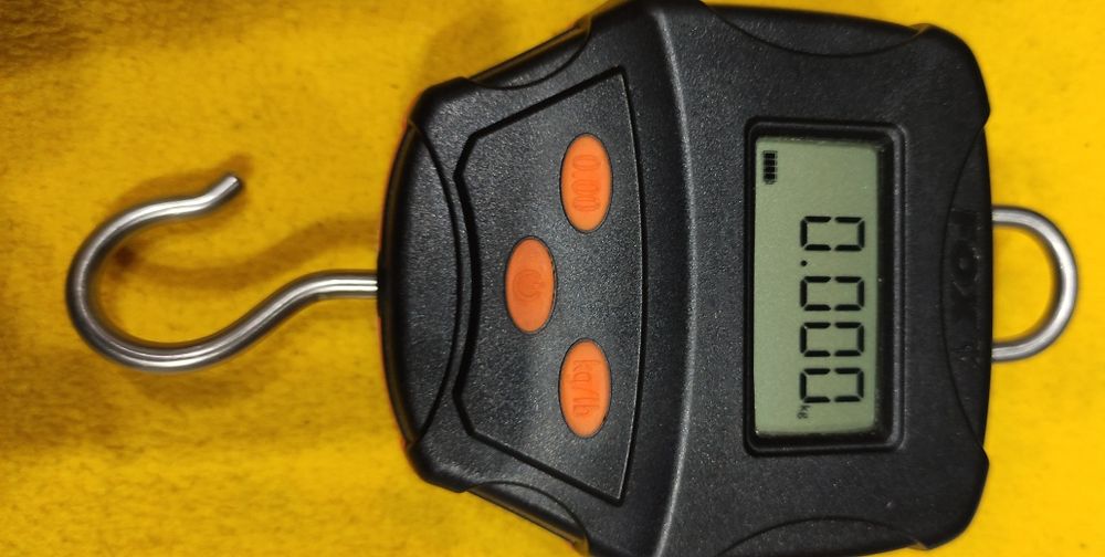Waga Fox Digital Scales + drążek do ważenia i wkręcania podpórek.