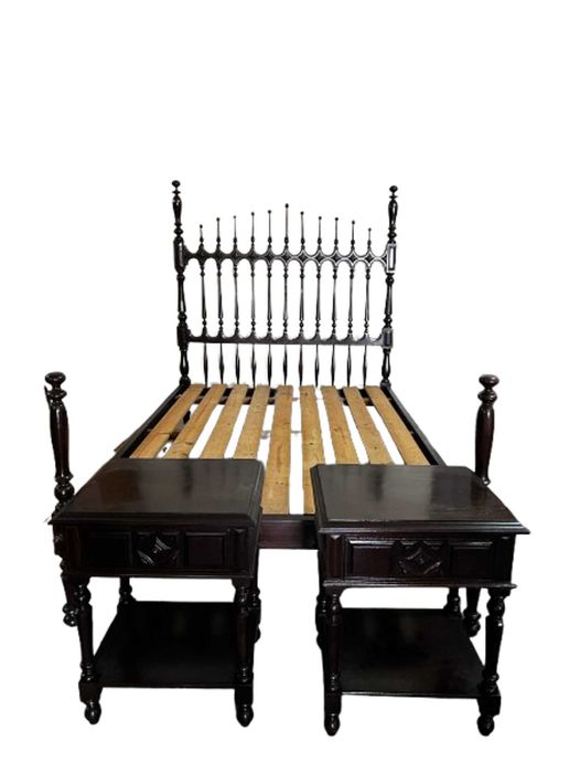 Conjunto de Quarto Completo em Madeira com design clássico e elegante