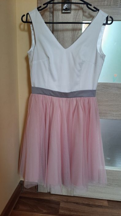 Biała sukienka z różowym tiulem 36 Terry