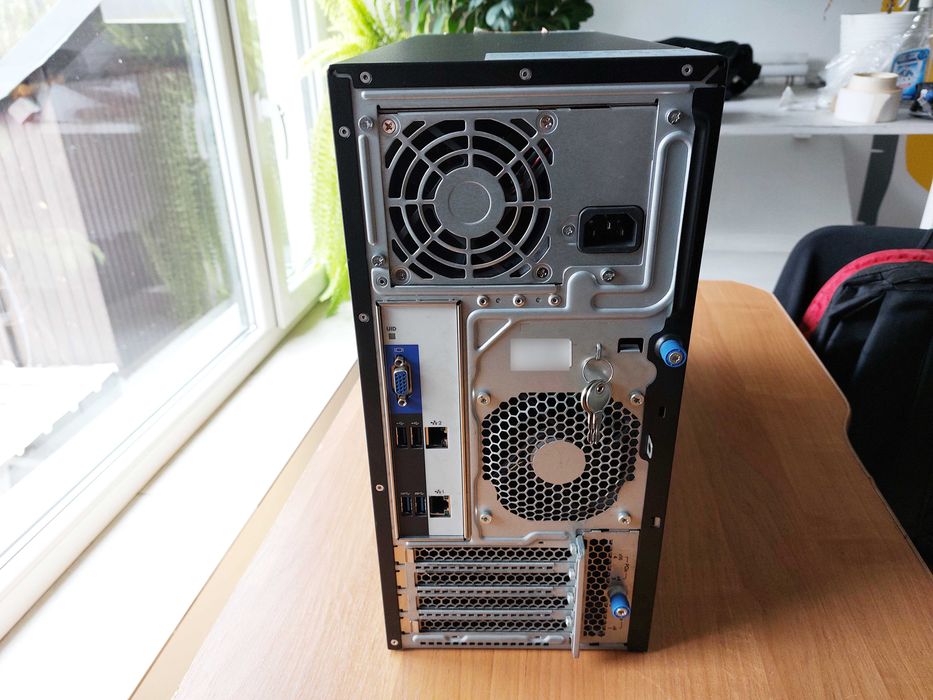 Serwer HPE ProLiant ML30 G9 E3-1220 V5 8 GB RAM