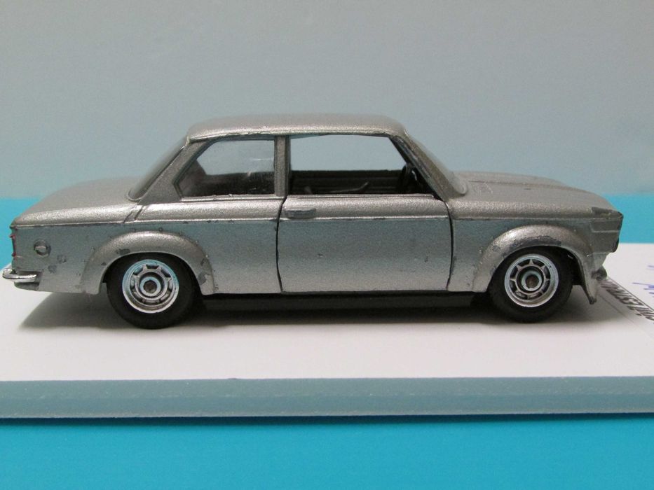 BMW 2002 Turbo (1975) - Miniatura Solido escala 1/43