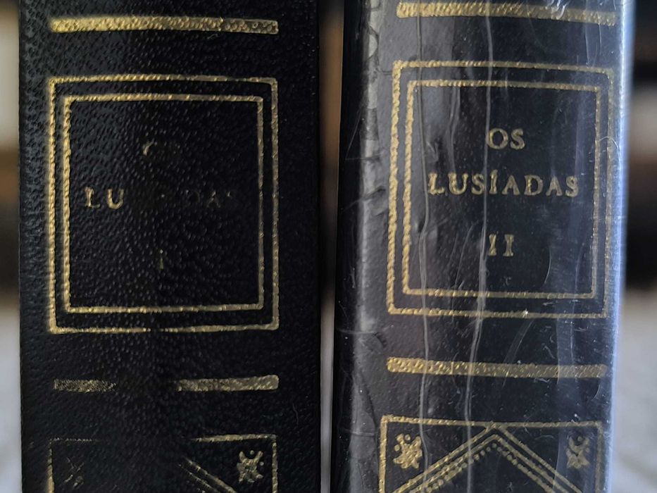 Livro "Os Lusíadas"  (2 Volumes - Completo) de Luís de Camões