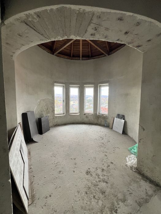 Видова 1-кімнатна кв.Надаєм бригаду для ремонту.є відеоогляд