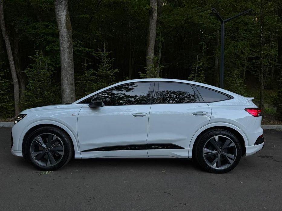 Авто Audi q4 sportback e-tron