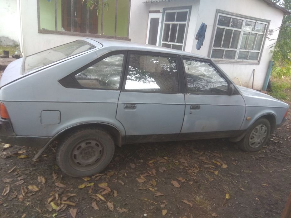 Запчасти на двигатель.