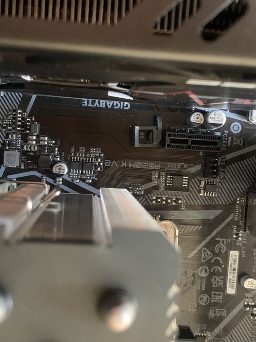 Pc  bom para jogar qualidade 1440p, apenas completo