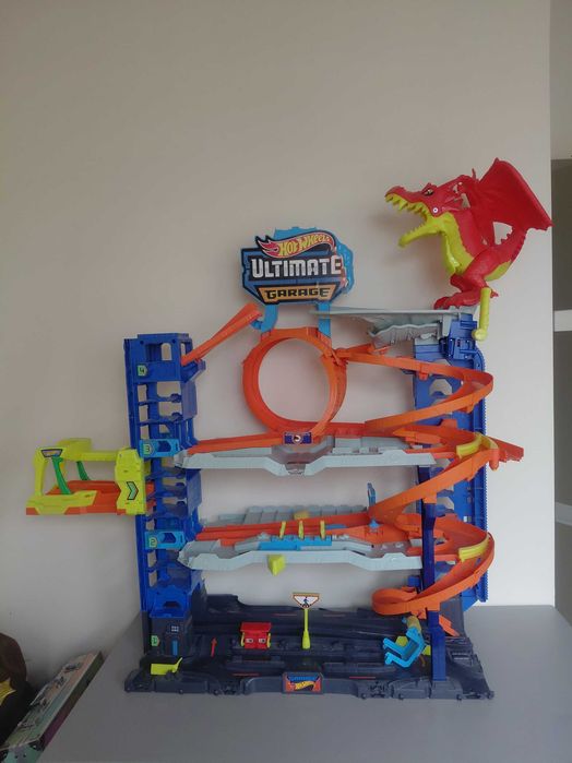 Hot wheels mega garaż - stan idealny