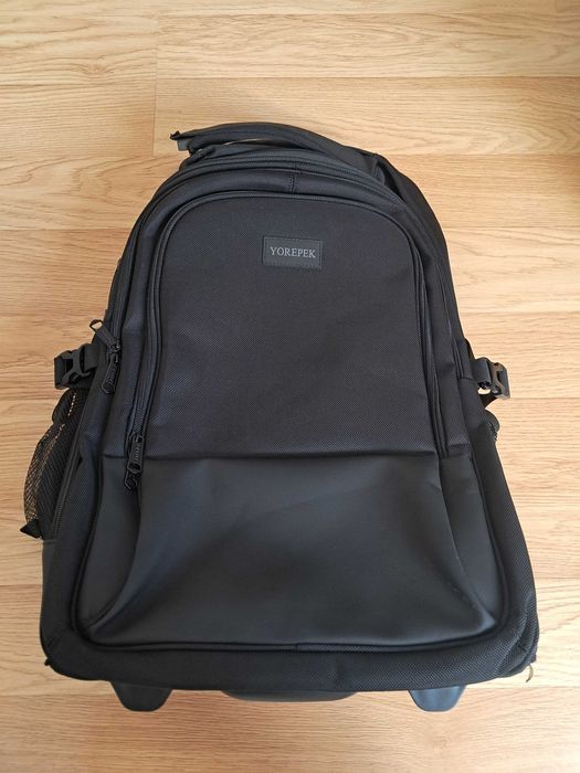 Plecak podróżny na kółkach 40-50L z USB i kieszenią na laptopa