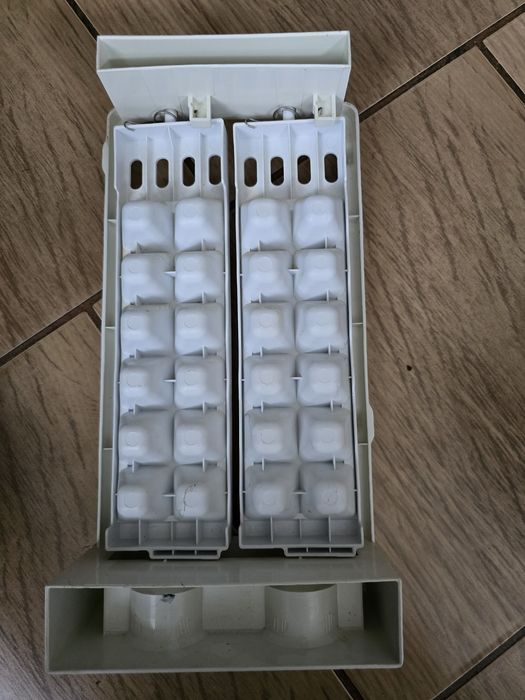 Kostkarka do lodu Samsung