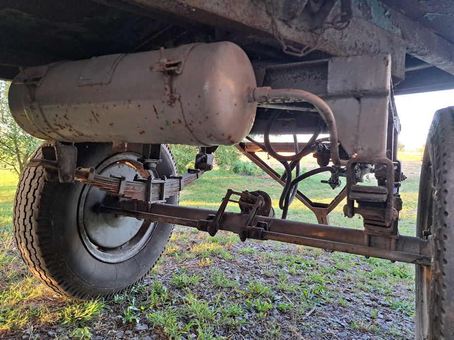 Przyczepa rolnicza wywrotka, na boki, dwa siłowniki, 4x2x0,5 m, Autosan,