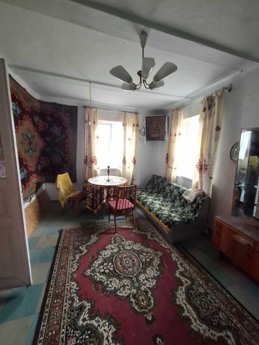 Будинок в центрі села Голосків