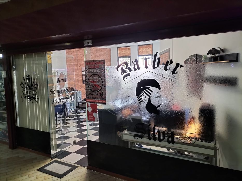 Barbearia para Trespasse ou Aluguer – Centro Comercial Bela Vista (Afonsoeiro, Montijo)