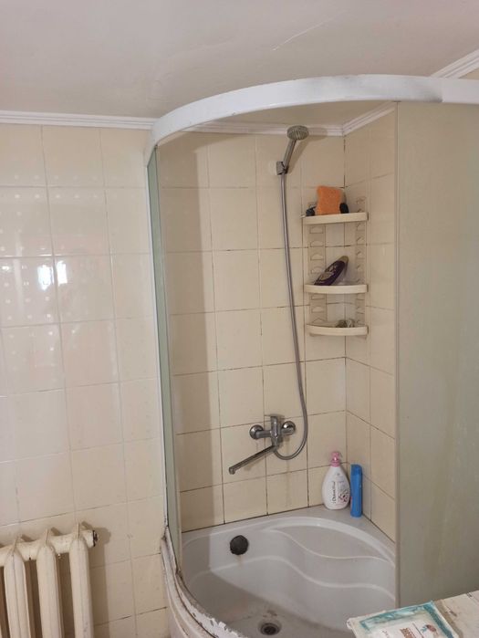 Продам дом 2 этажа 60 соток, гараж, баня,сад, виноградник с.Гребенники