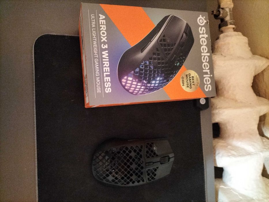 Sprzedam muszkę steelseries Aerox 3 wireless
