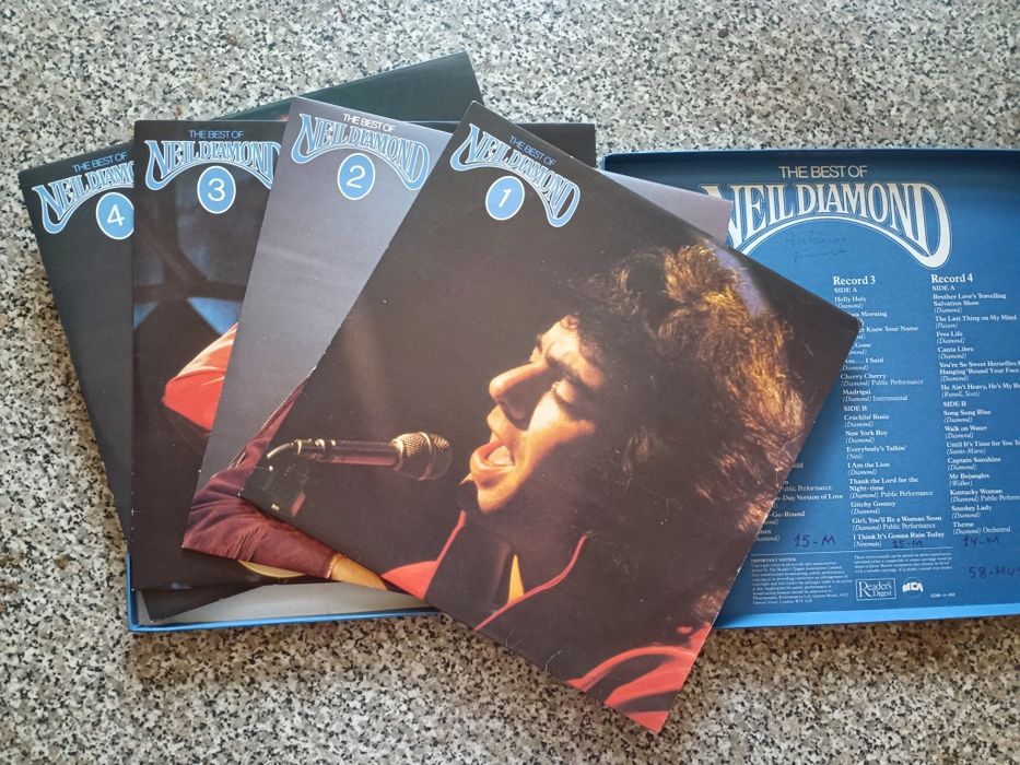 Variedade de discos vinil LP 3€ unidade
Exemplar estado de conservação