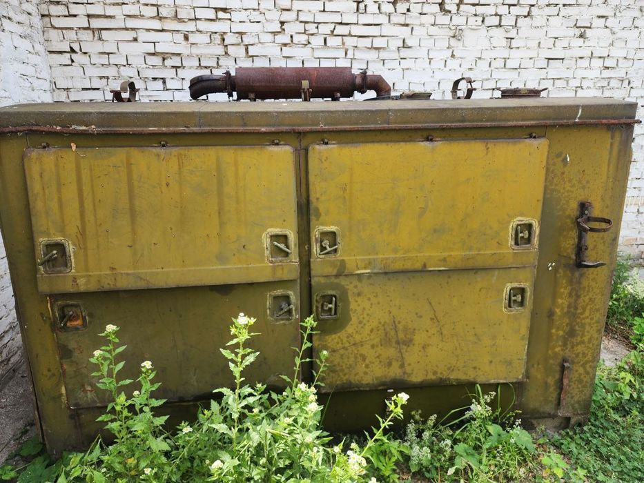 Продам генератор 30кВт дизель советский военный почти без пробега
