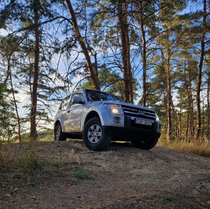 Mitsubishi Pajero Mitsubishi Pajero, Krótki, 3.2 DI-D, Automat, R/D lock, Poznań
