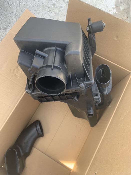 Корпус воздушного фильтра Ford Fiesta 1.6 USA