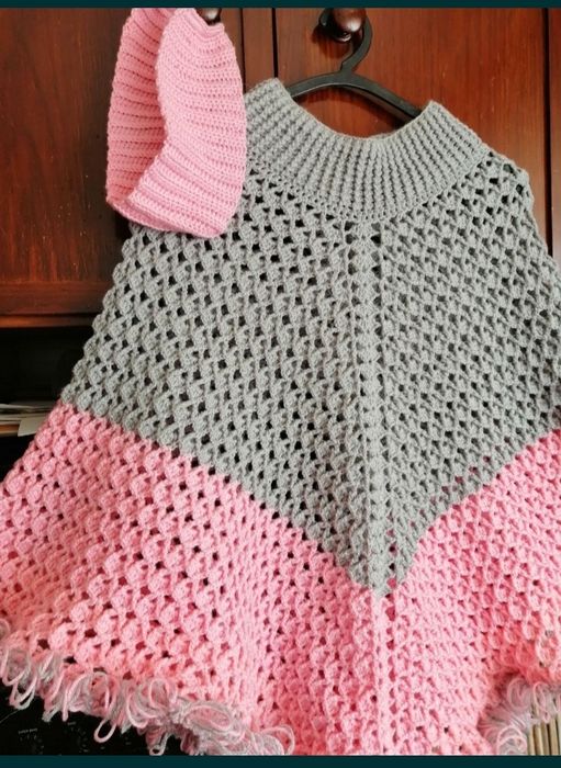 Poncho xaile. Lenços. Pijama. Camisas de noite. Bonecos