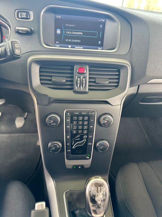 Volvo V40 branco  2013 disel