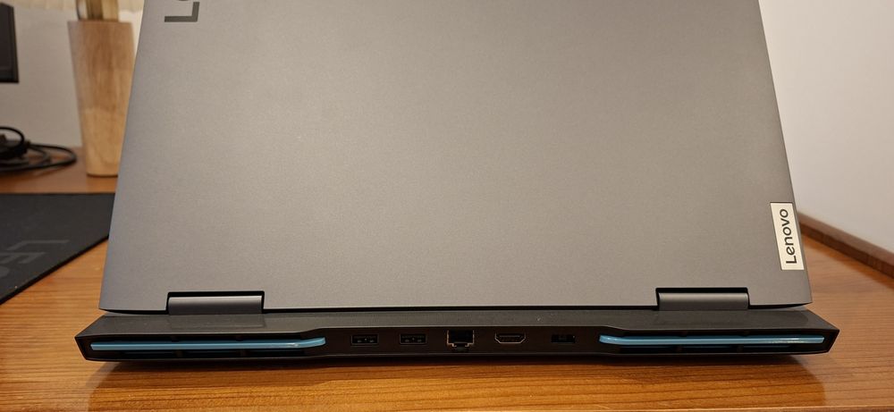 Lenovo LOQ 15APH8 - AMD Ryzen 7 7840HS, 16GB, RTX 4060 - Como Novo