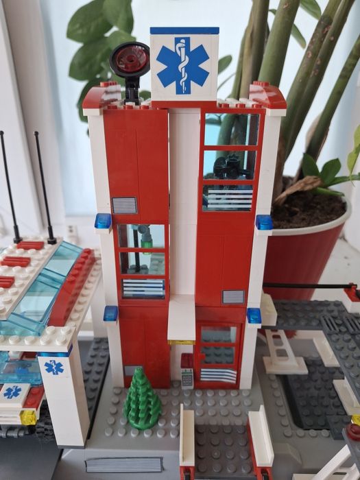 Набір Lego 7892 лікарня