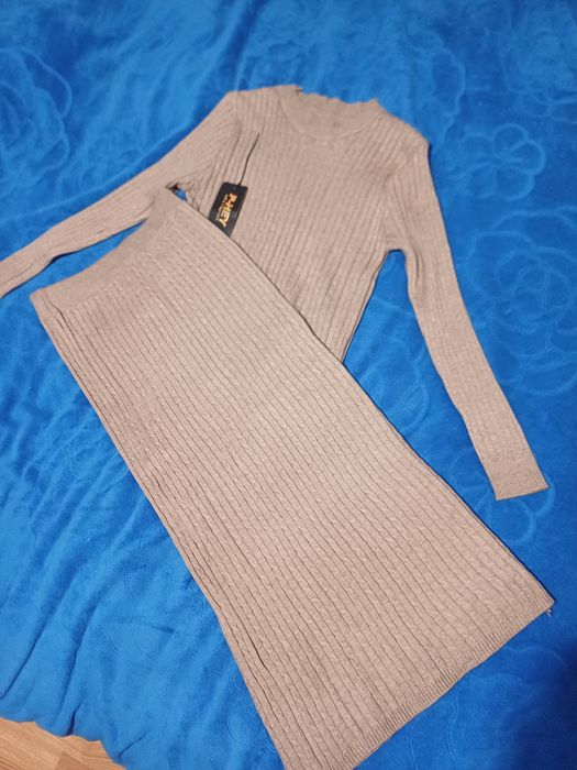 Трикотажний жіночий костюм